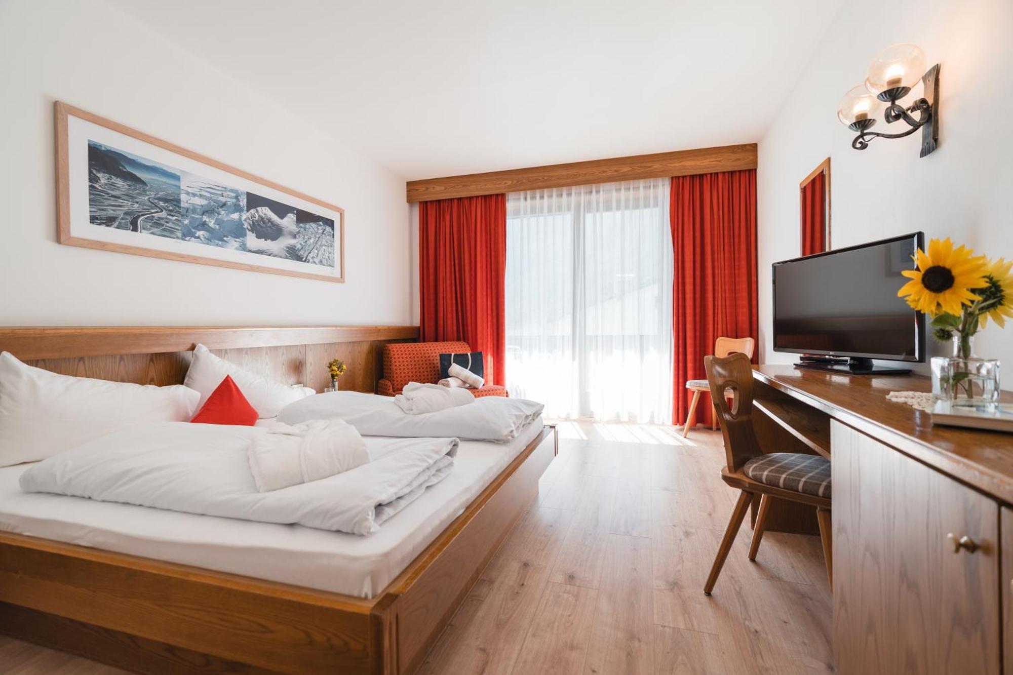 Smart Hotel Firn Madonna  外观 照片
